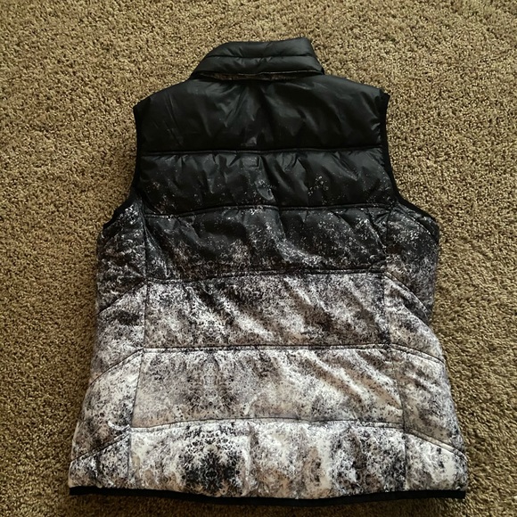 Ombré  vest - Picture 7 of 7